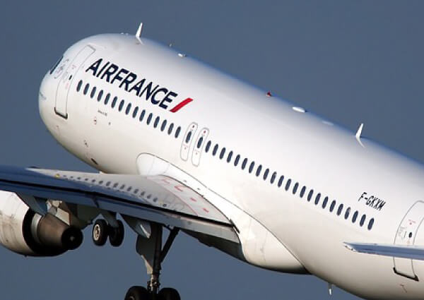 The Air France KLM group provides the MK 3080 digital kiosk for the payment of excess baggage at Roissy-CDG, Paris-Orly and Amsterdam Schiphol airports.