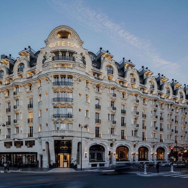 L’hôtel Le Lutetia a fait le choix de se digitaliser afin de proposer des services novateurs sur des équipements haut de gamme permettant de répondre non seulement aux attentes d’une clientèle internationale mais également d’une clientèle d’entreprises.